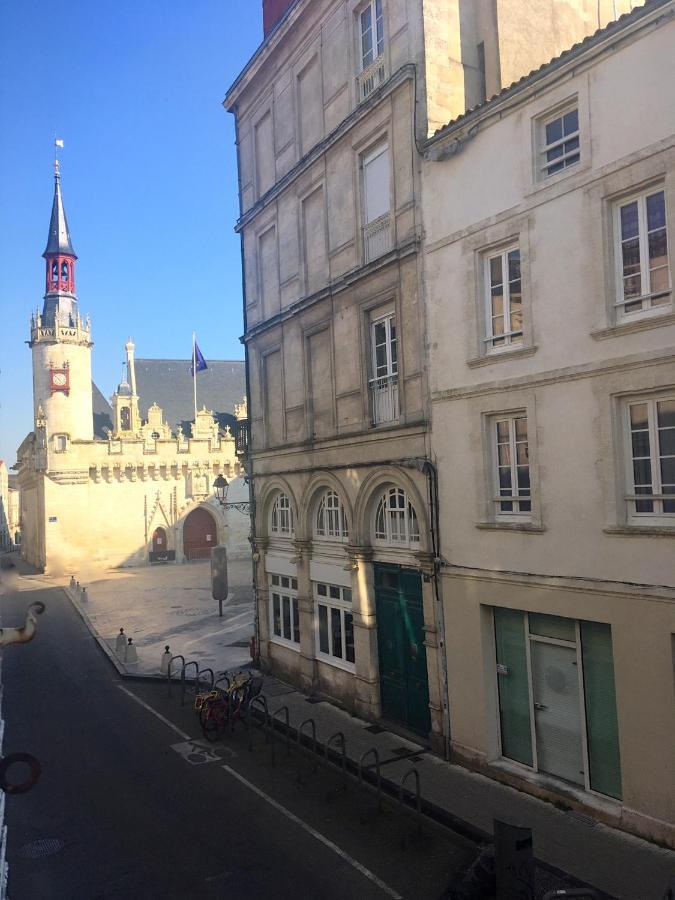 לה רושל Hotel De Ville 2 Avec Parking מראה חיצוני תמונה